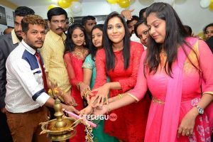 Rashmi Gautam launches BE YOU Salon