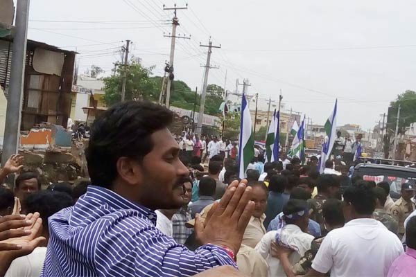 Embarrassing Experience for Jagan during Poll Campaign