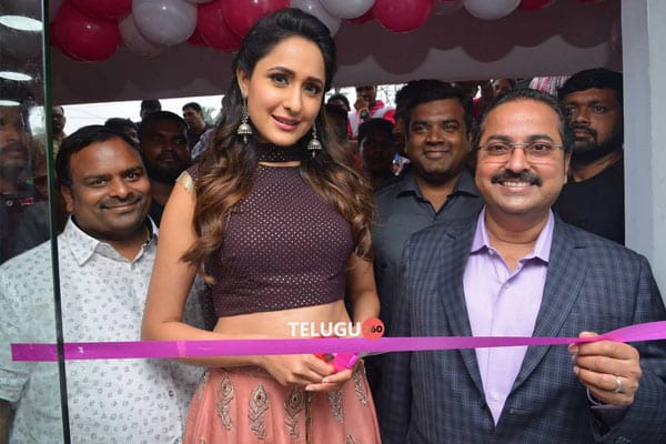Pragya Jaiswal Launches B NEW Mobile Store