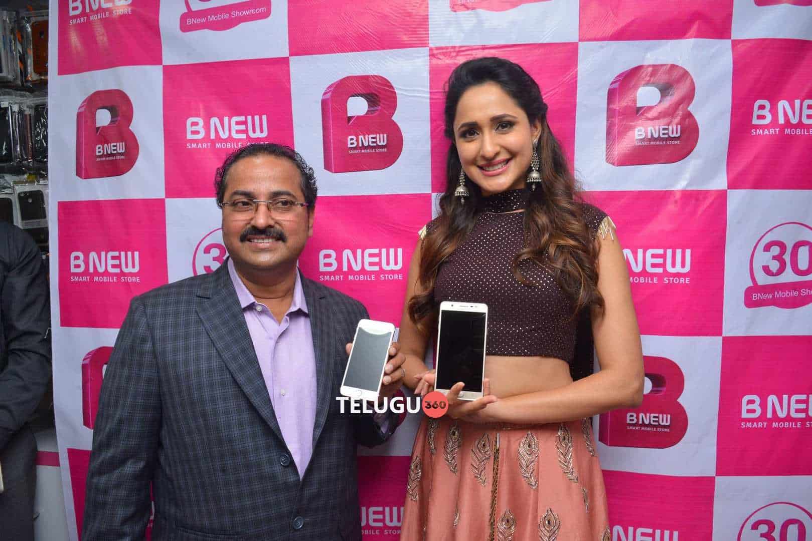 Pragya Jaiswal Launches B NEW Mobile Store