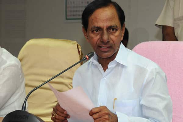 KCR takes a leaf out of Naidu's book
