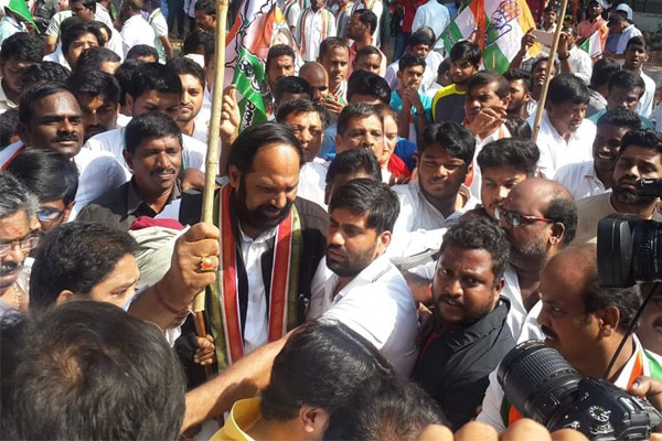 Police foil Congress’ march to Telangana Assembly