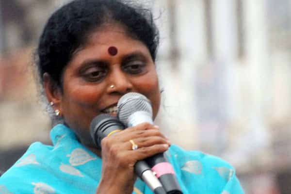 YS Vijayamma to unite YSR’s friends and aides!