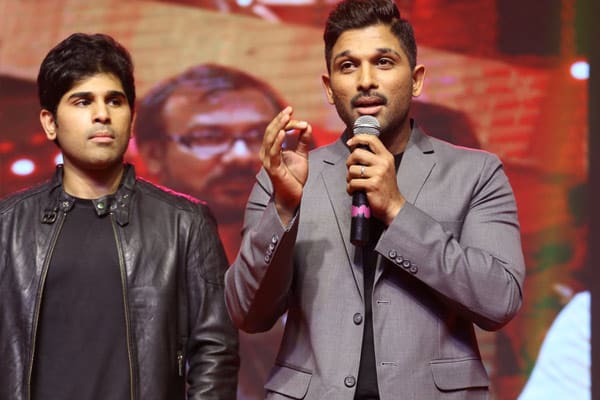 Allu Arjun at Okka Kshanam pre-release event