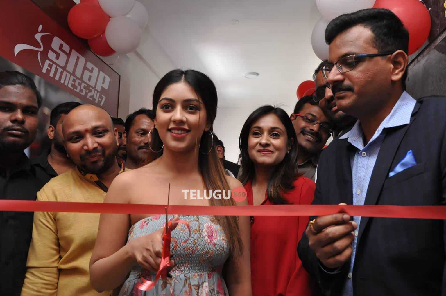 Anu Emmanuel launch B New Mobile store at Yemmiganur