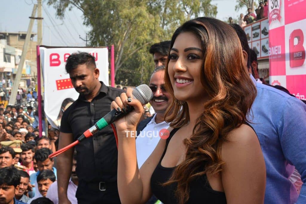 Anu Emmanuel launch B New Mobile store at Yemmiganur