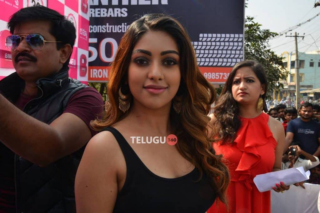 Anu Emmanuel launch B New Mobile store at Yemmiganur