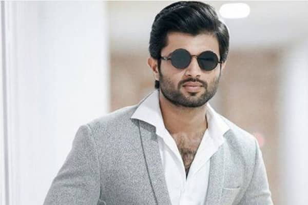Vijay Deverakonda back to complete 'Taxiwala' Vijay Deverakonda back to complete 'Taxiwala'