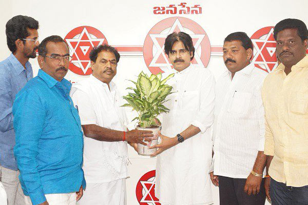 Pawan Kalyan supports Kadiyam nursery farmers