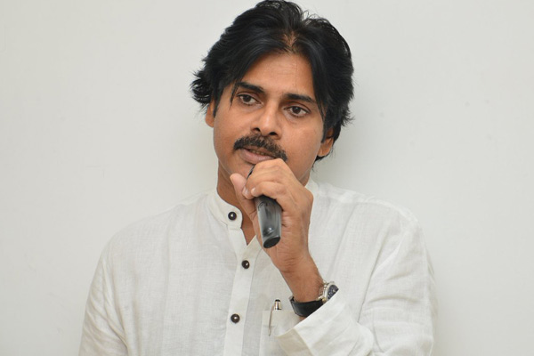 Pawan Kalyan condemns the attack on Hero Sivaji by BJP!