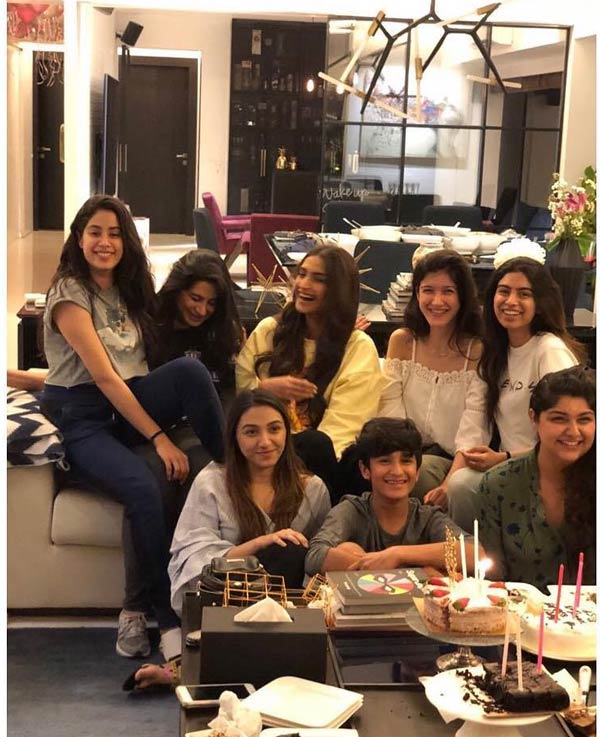 Jahnvi Kapoor celebrated her 1st birthday after Sridevi's death