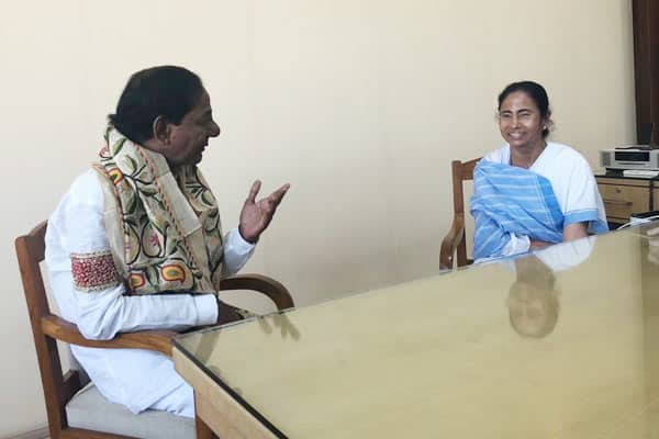 KCR meets Mamata, fuels idea of federal front on people’s agenda