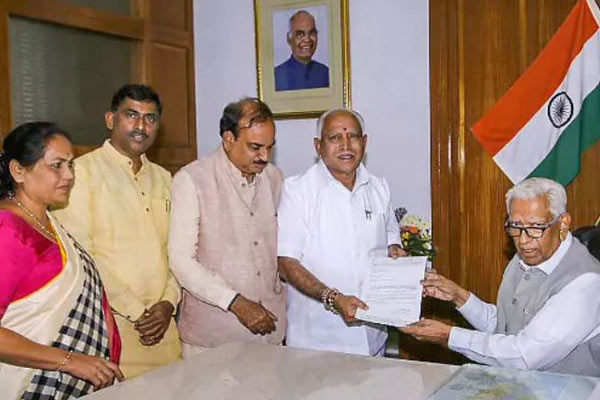 Karnataka Governor invites BJP's Yeddyurappa to form government Karnataka Governor invites BJP's Yeddyurappa to form government