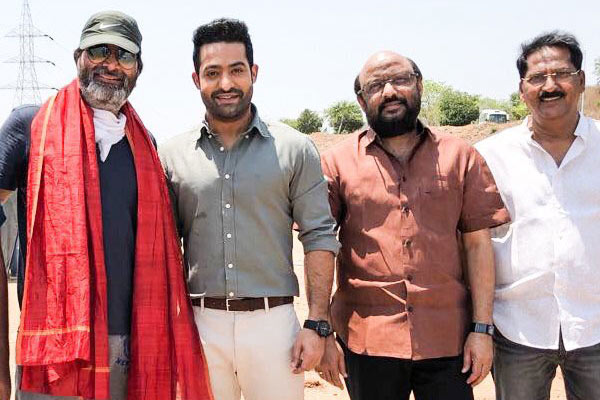 jr-ntr-fans-fires-aadarsh-balakrishna-trivikram-sr