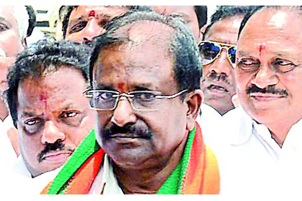 BJP fighting ‘epic battle’ with AP police at Ramatheertham