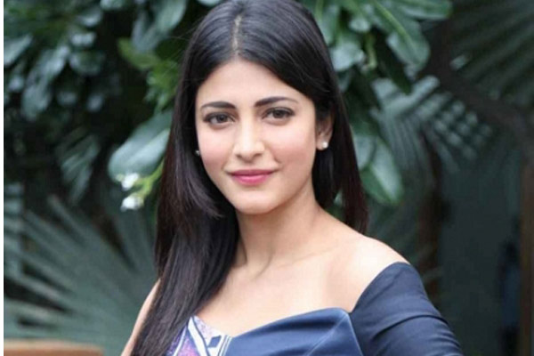 Shruti Haasan allocates dates for Vakeel Saab