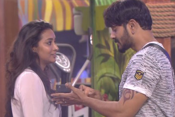 Bigg Boss 2 shocking episode Bhanu slams Kaushal for inappropriately touching her