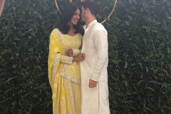 Priyanka, Nick 'seal relationship' with 'roka' ceremony