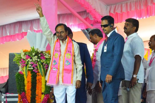 Don’t become slaves to national parties: KCR sounds poll bugle
