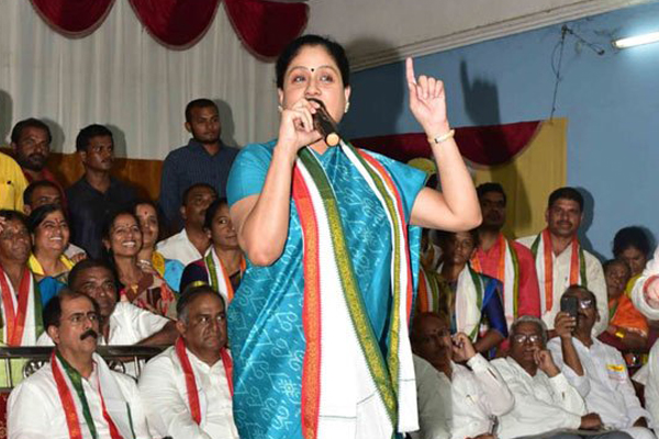 Put an end to KCR’s rule from farm house, Vijayashanti asks voters