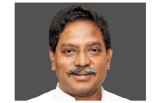 Ex Minister Vatti Vasanth Kumar quits Congress