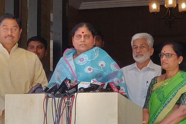 Doubts surround over the continuance of YS Vijayamma as the honorary president of YSRCP.