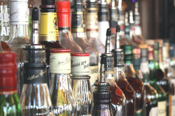 AP govt buckles under pressure, cuts down number of liquor stores