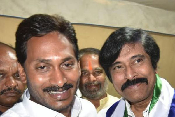 Actor Bhanuchander officially joined YSR CP