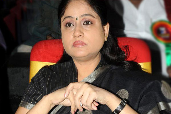 Vijayashanti back to BJP fold?