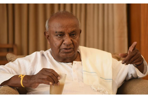 Chandrababu is future Indian Prime Minister, says Deve Gowda