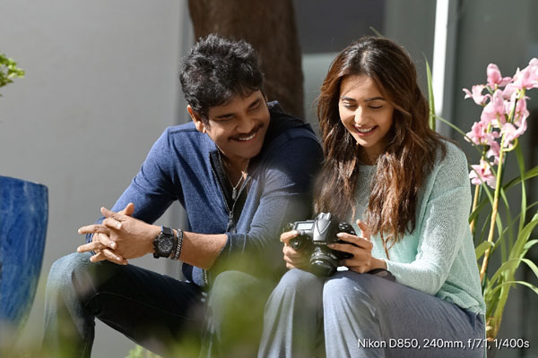 Nagarjuna and Rakul Preet Singh from Manmadhudu-2