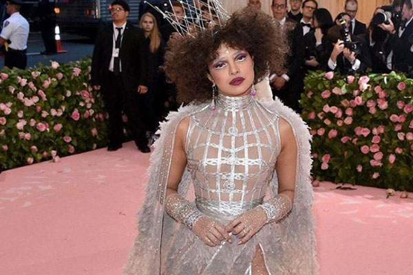 Priyanka gets trolled for extravagant MET Gala look