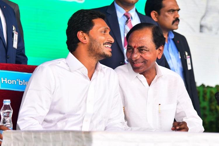 KCR invite to Jagan stirs controversy