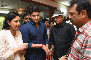 Celebs Pay Homage to Vijayanirmala