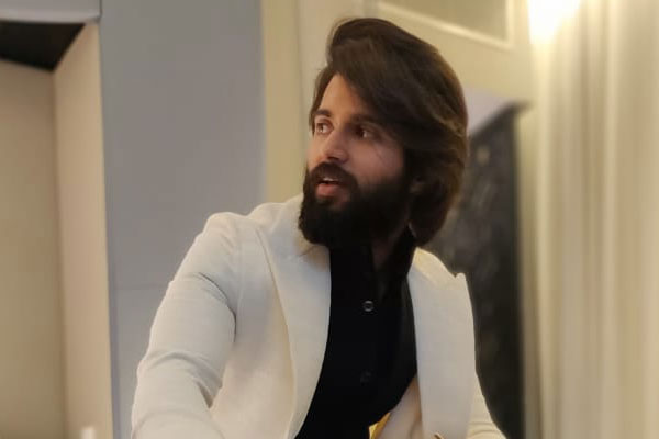 Vijay Devarakonda prepones Fighter