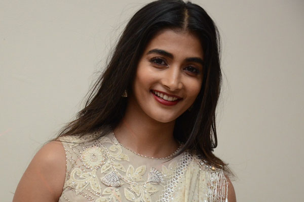 Pooja Hegde donates Rs 2.5 lakhs to kids with cancer