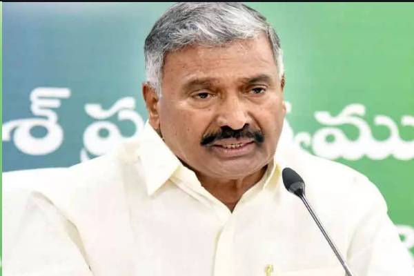 Peddireddy defies SEC, come out of house to welcome CM