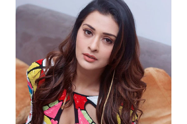 Pic Talk: Paayal Rajput’s Stunning Show