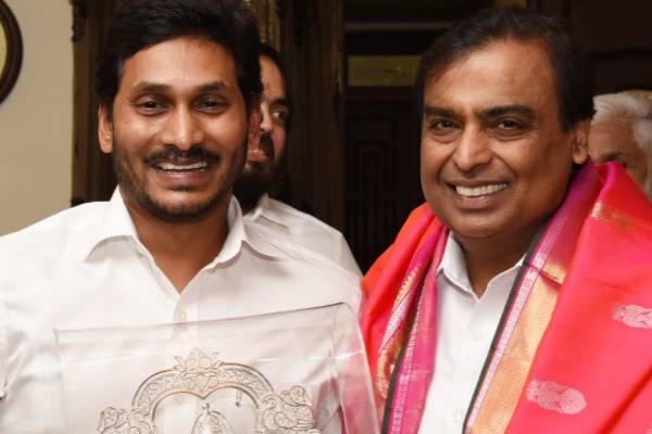 Mukesh-Jagan meet triggers speculation on return gifts