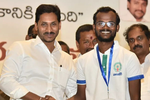 Jagan volunteers’ failures exposed in COVID lockdown test?