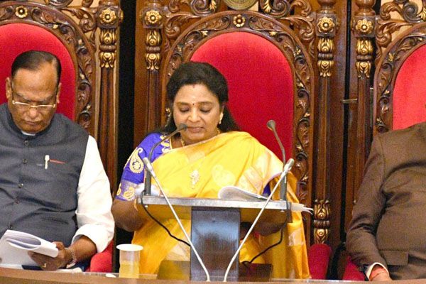 Governor Tamilisai showers praises on KCR in her maiden address in Assembly