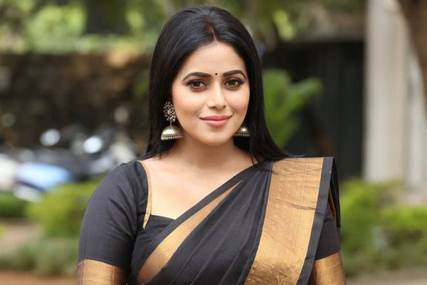 Kerala cops trace a gang who targeted Shamna Kasim (Poorna)