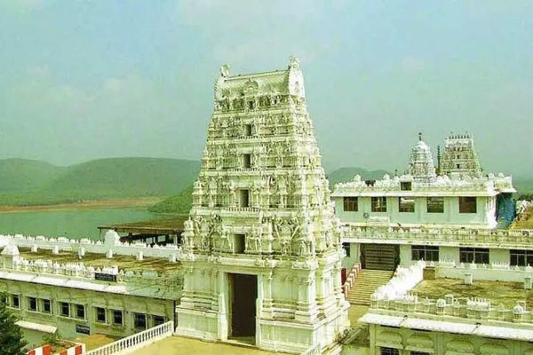 After Tirumala, Covid-19 rings alarm bells in Annavaram temple