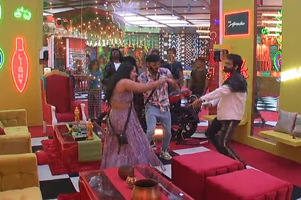 Bigg boss today: Wild card entry brought party mood