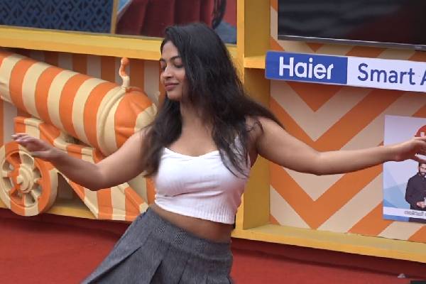 Bigg boss today: Dance, Skits, and Entertainment