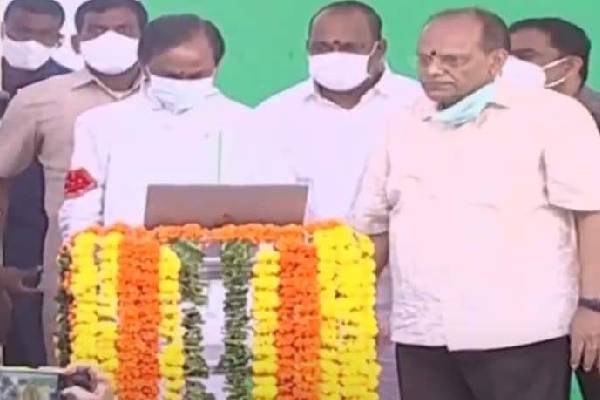 KCR rolls out Dharani portal