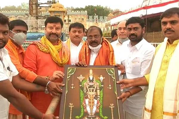 Somu Veerraju visits Tirupati, criticises YCP