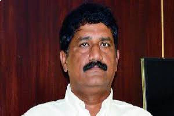 MLA Ganta protests and resigns over Visakha Steel