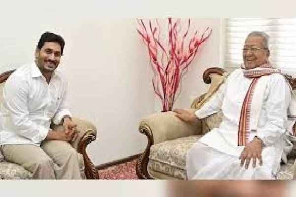 Jagan meets Governor on Polavaram, polls