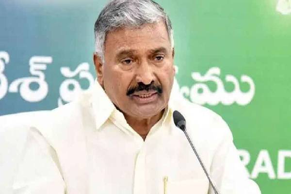 Kuppam YSRCP quarels, Peddireddy plays mediator